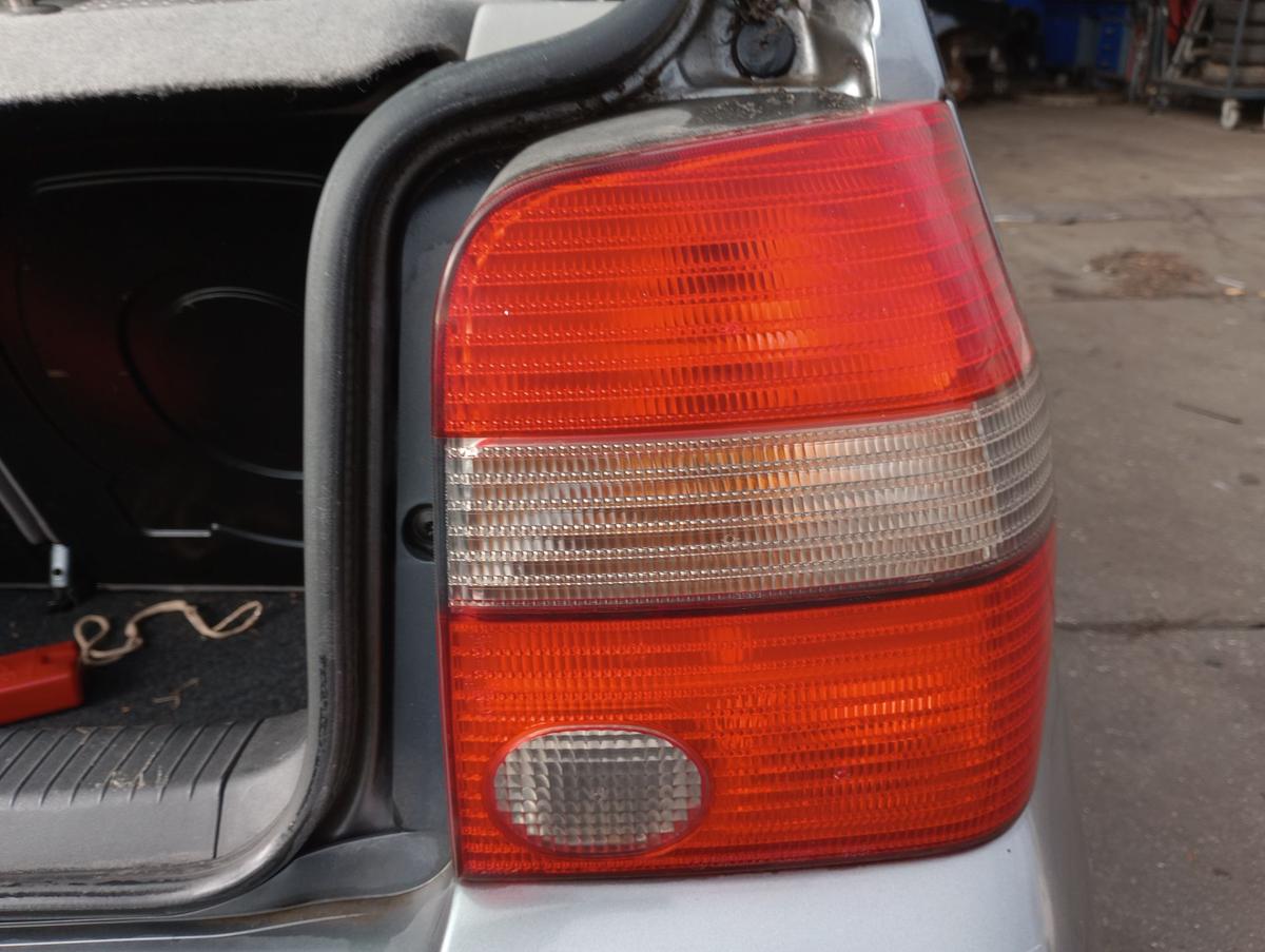 VW Lupo original Rückleuchte rechts Heck/Schluss/Licht rot/grau Beifahrer Bj2003