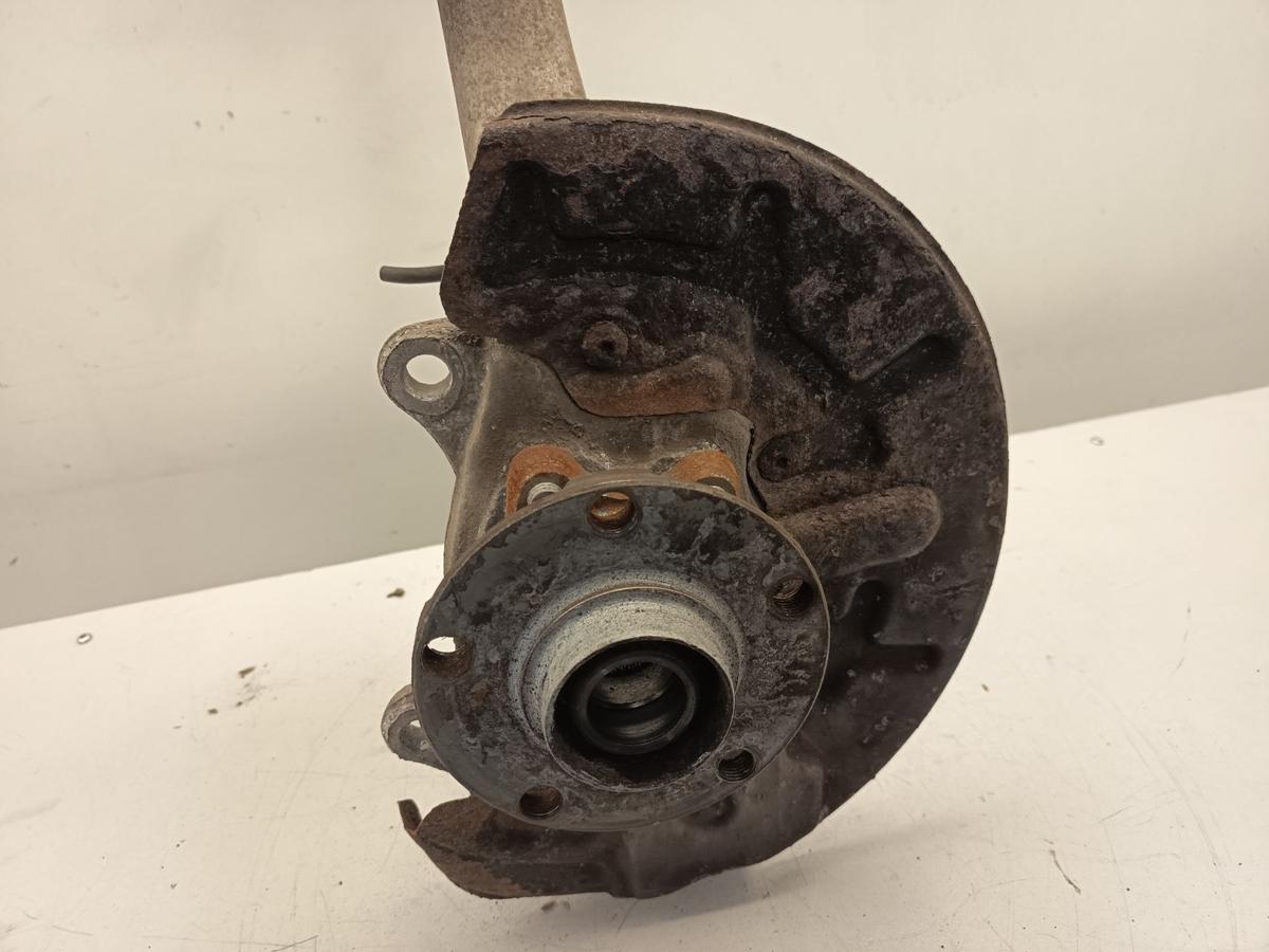 Audi A4 8E Bj 2002 original Achsschenkel vorn rechts Radlagergehäuse 2,4L 125KW
