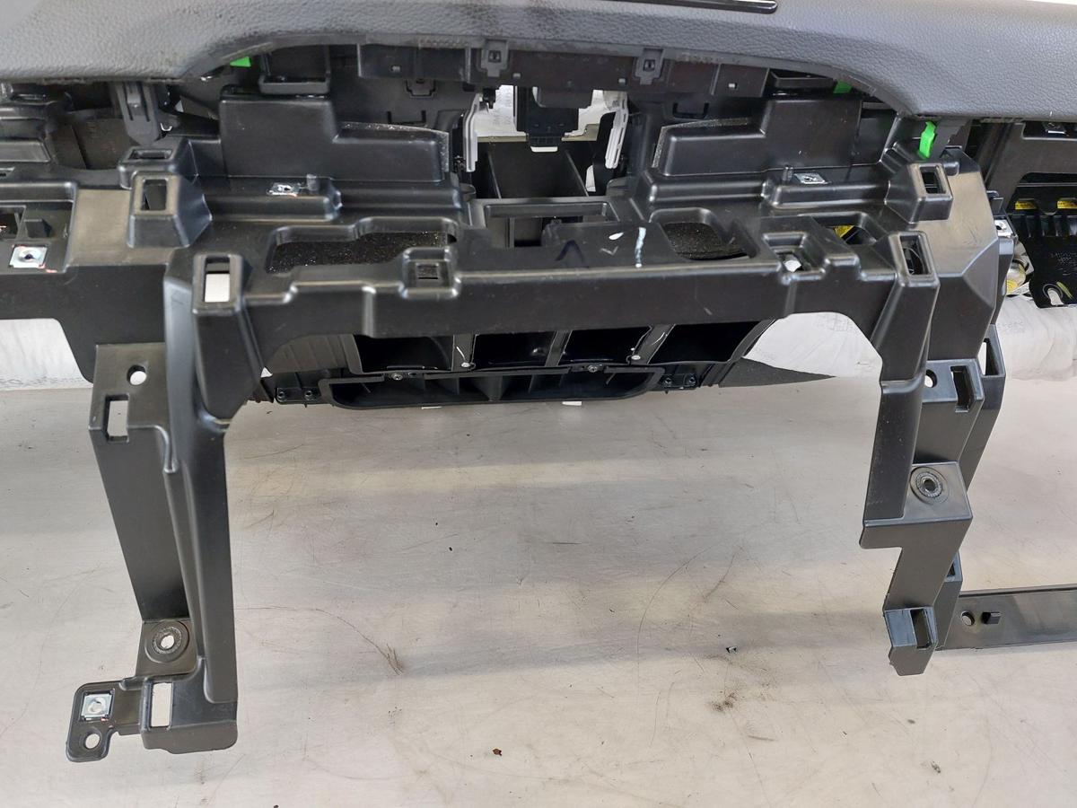 Hyundai i30 PD Mild Hybrid Armaturenbrett Cockpit Schalttafel Dashboard