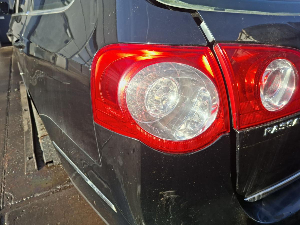 VW Passat 3C Variant Rückleuchte Heckleuchte außen links LED Bj 2006