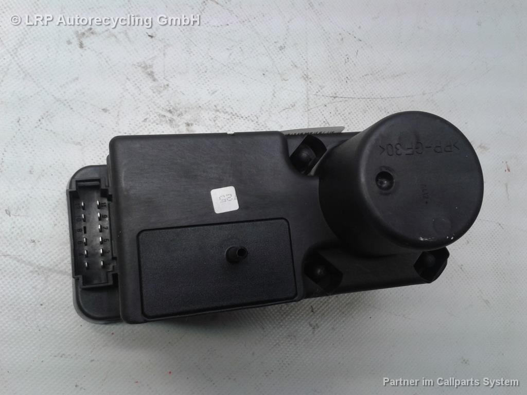 VW Passat Variant Typ 35i BJ 1993 ZV-Pumpe Hella / 1H0962257