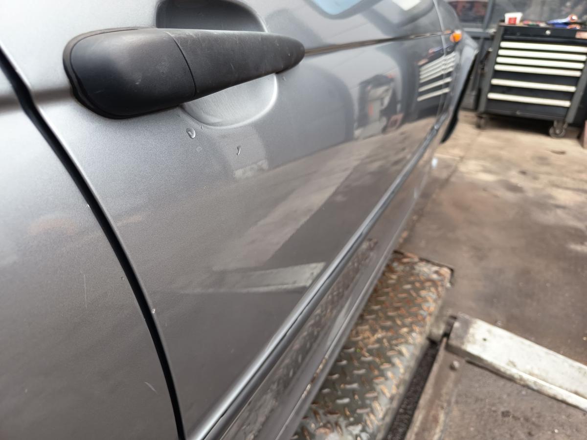BMW 3er E46 original Tür vorn rechts Beifahrer A80 Silbergrau Bj 2004