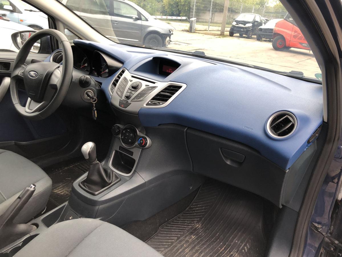 Ford Fiesta JA8 Armaturebrett Dashboard Armaturenträger Cockpit blaue Version