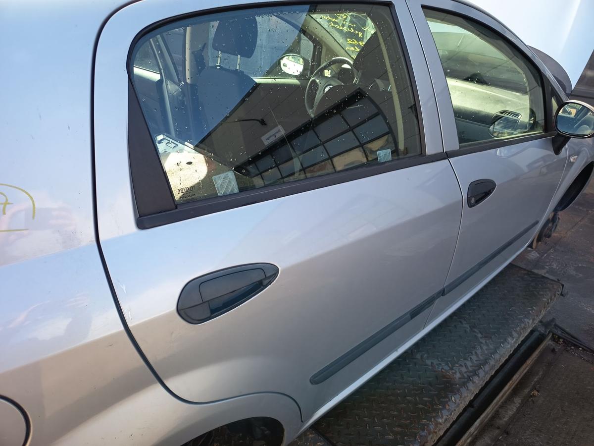 Fiat Grande Punto 199 original T&uuml;r hinten rechts Fond 589/A Jungle grey Bj 2009