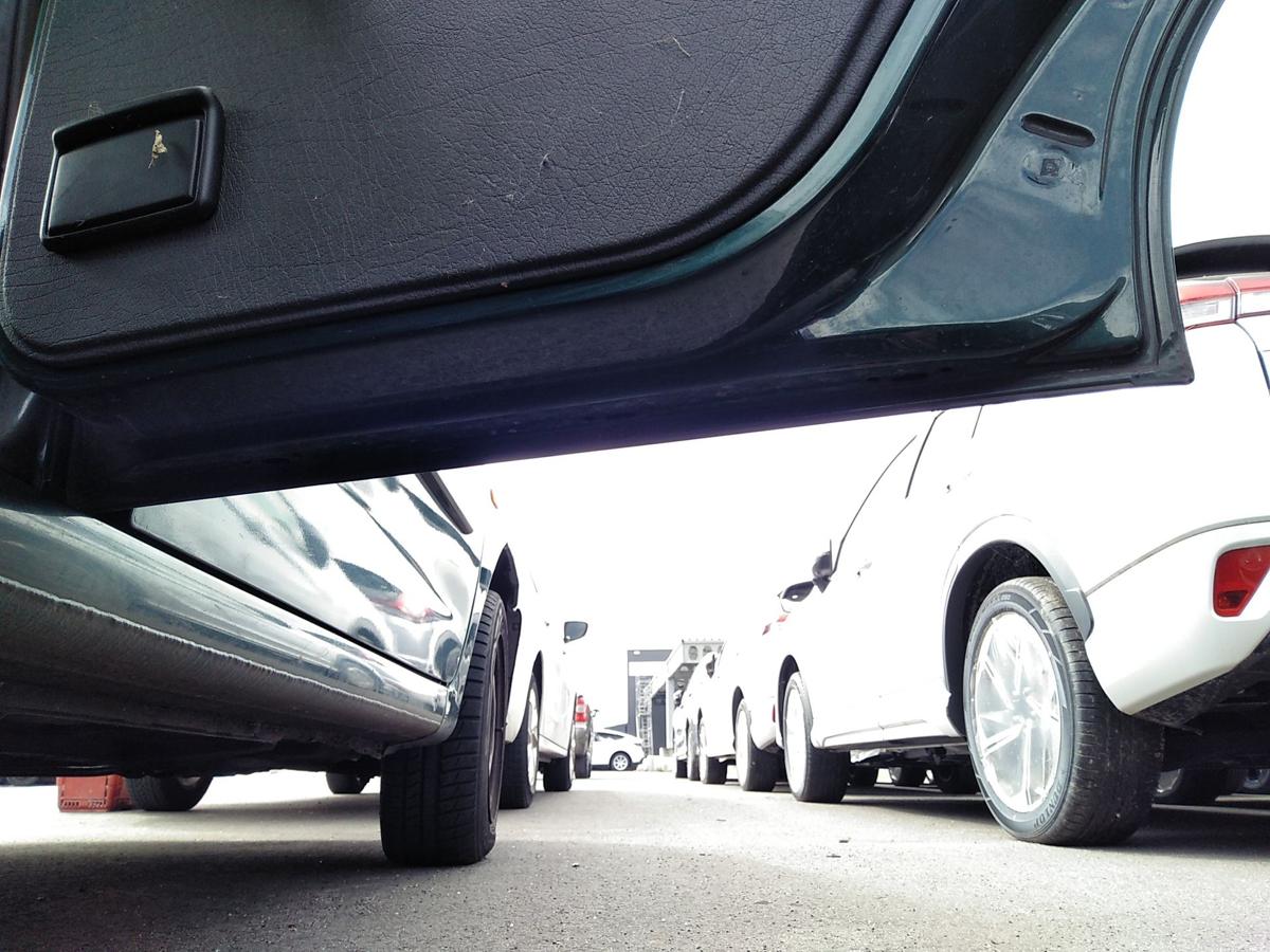 VW Polo Variant 6K T&uuml;r hinten rechts yuccagr&uuml;nmetallic LS6T Bj.1997