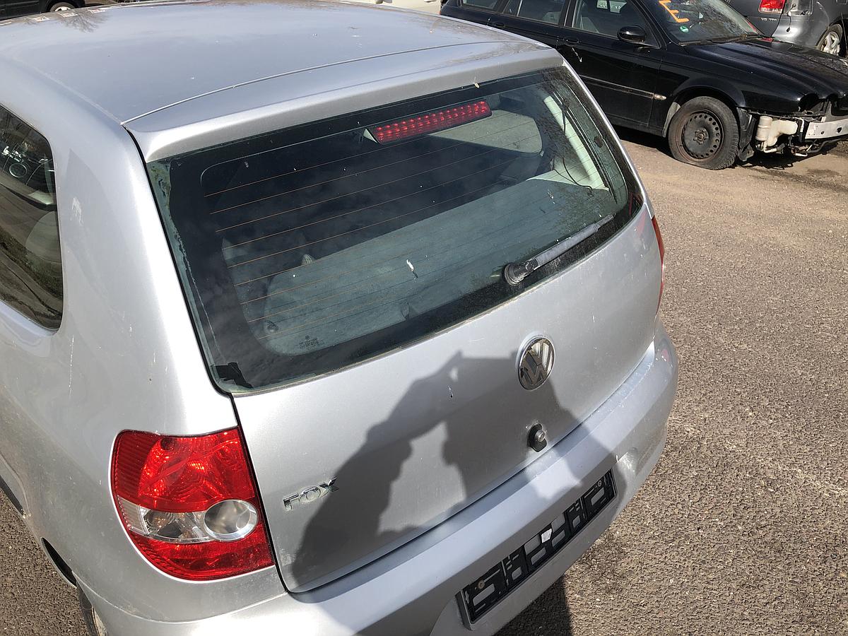 VW Fox 5Z Heckklappe mit Heckscheibe silber LA7W flache Dellen