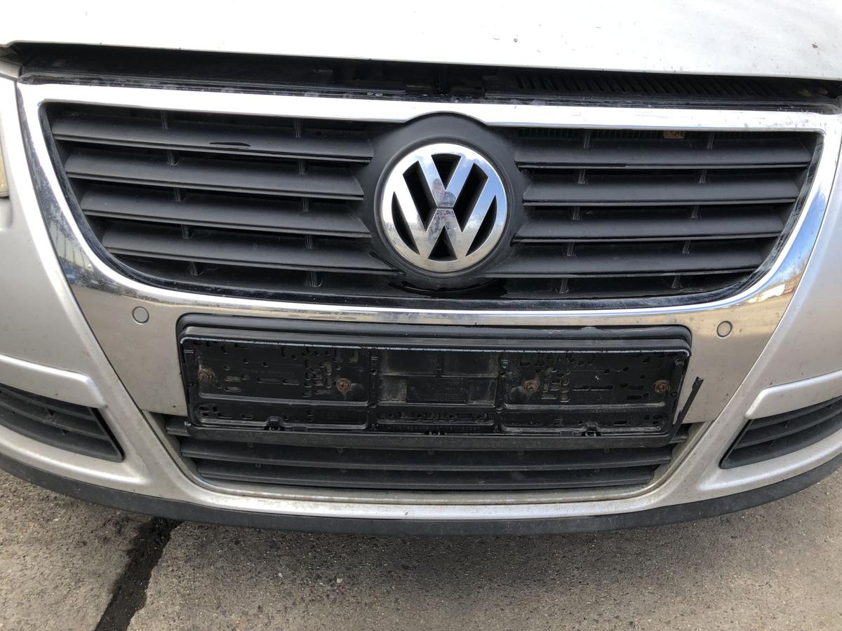 VW Passat 3C B6 Sto&szlig;f&auml;nger vorn Nebel SRA PDC LA7W Reflexsilber Bilder beachten