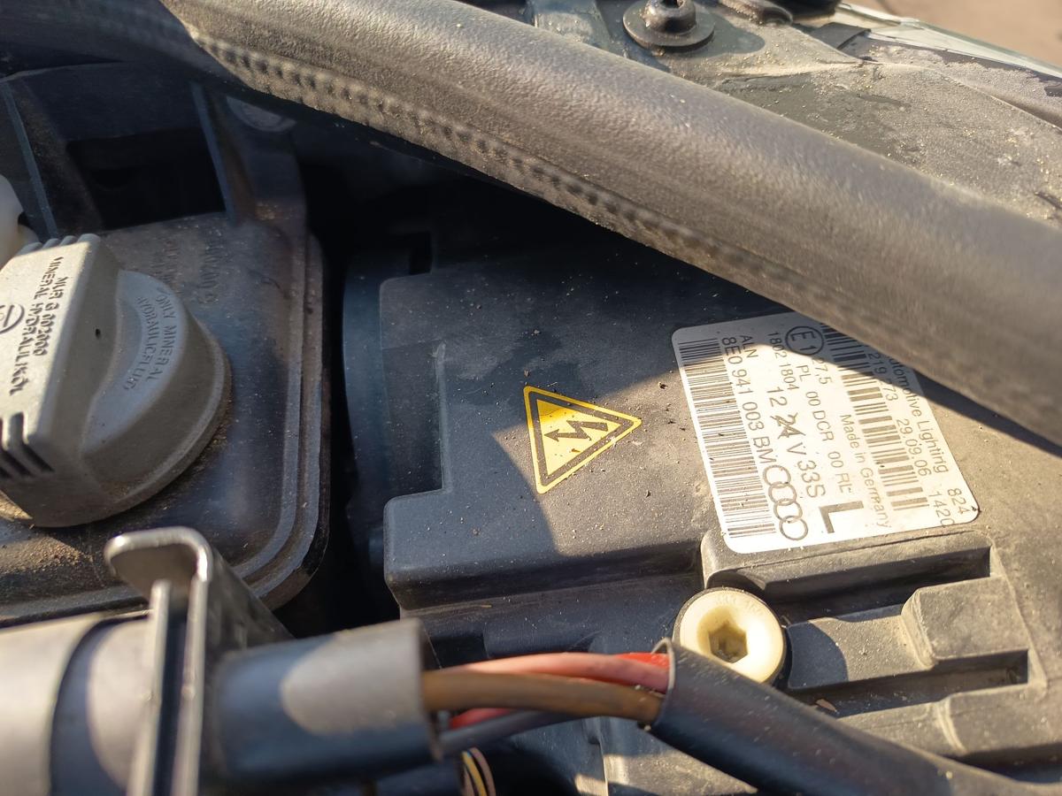 Audi A4 B7 original Bi Xenon Hauptscheinwerfer links Front Licht Bj 2006