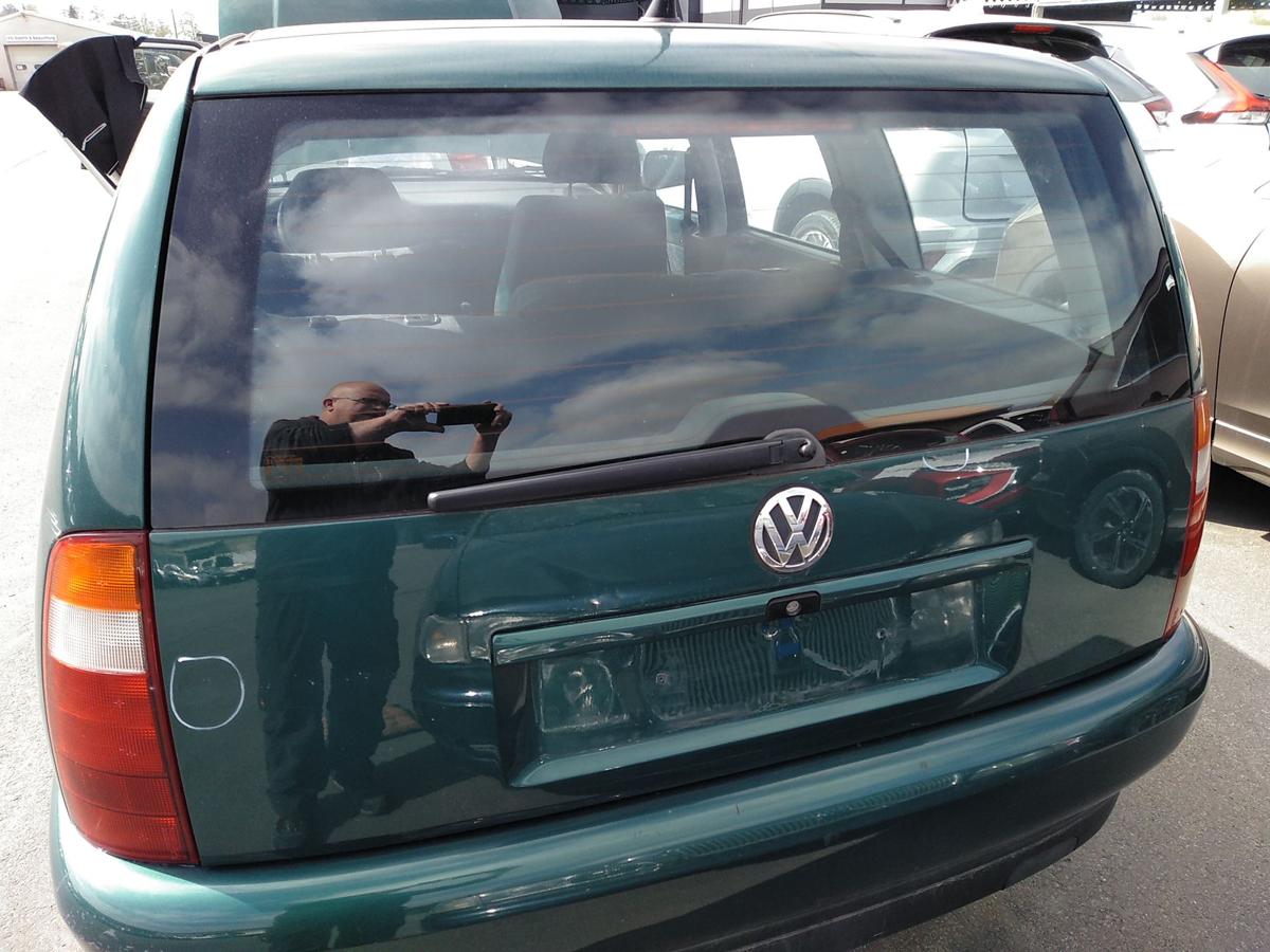 VW Polo Variant 6K Heckklappe yuccagr&uuml;nmetallic LS6T mit Heckscheibe Bj.1997