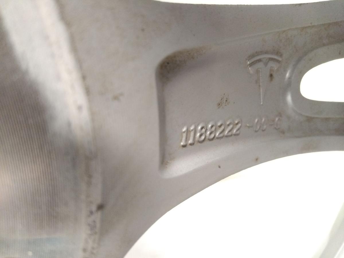 Tesla Model Y original Alurad Apollo 1 Stück 1188222-00-C 255/45R19 104W Bj.2022