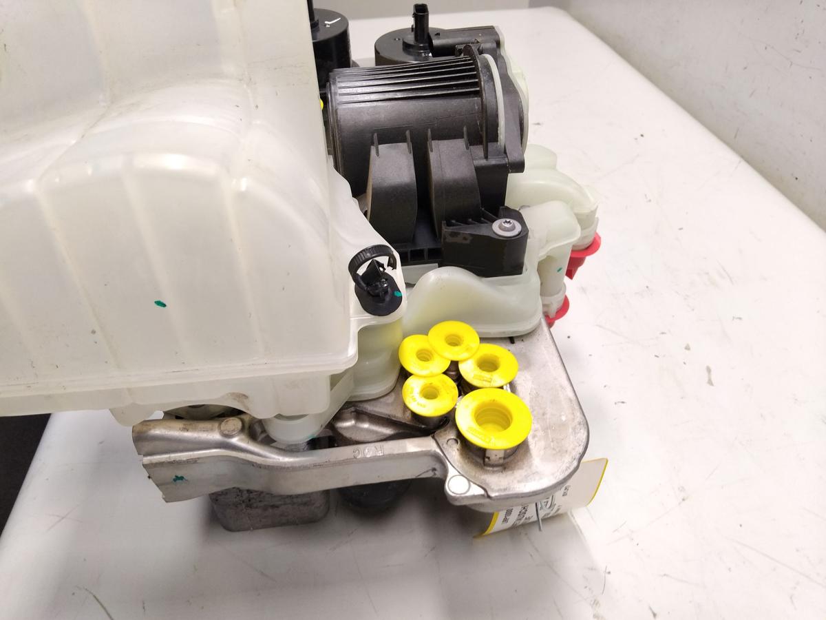 Tesla Model Y RWD original Wärmtauscher Super Manifold 11625000-A1-B Bj.2023
