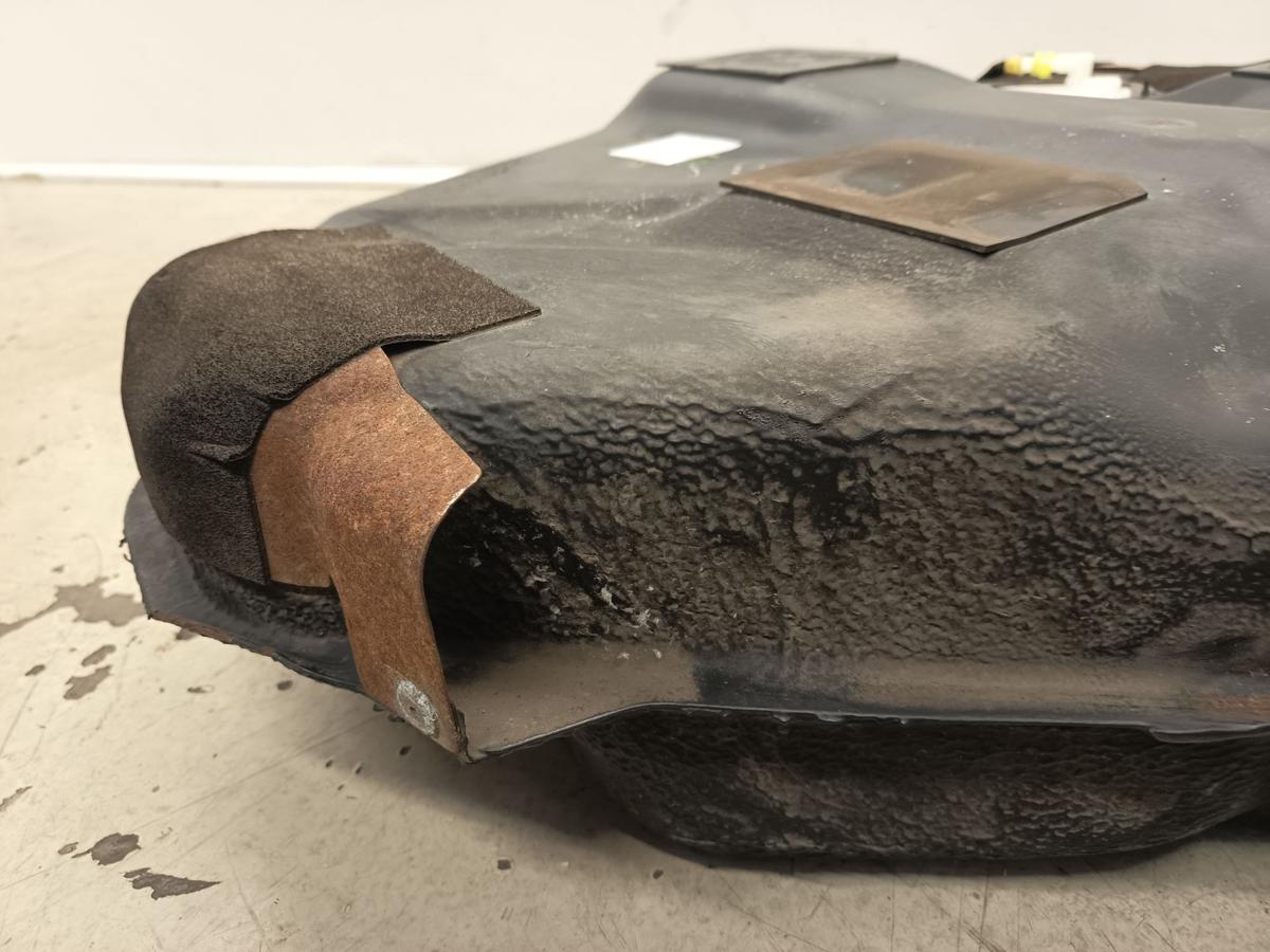 Mazda 5 CR Bj 2009 original Tank Kraftstofftank 2,0L 107 KW Benzin