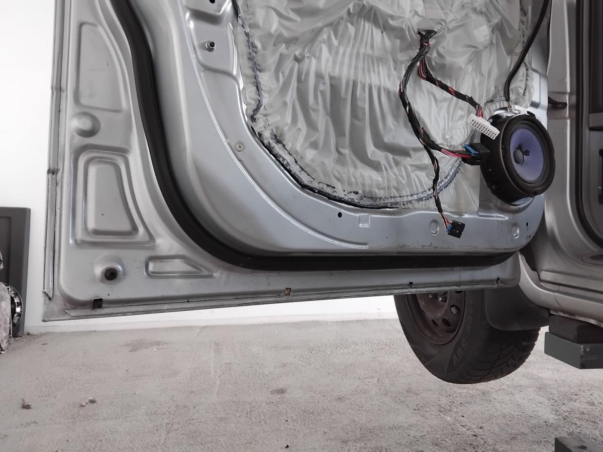 Kia Carnival III MB Tür vorn links Fahrertür 6C Diamantsilber Metallic BJ2007