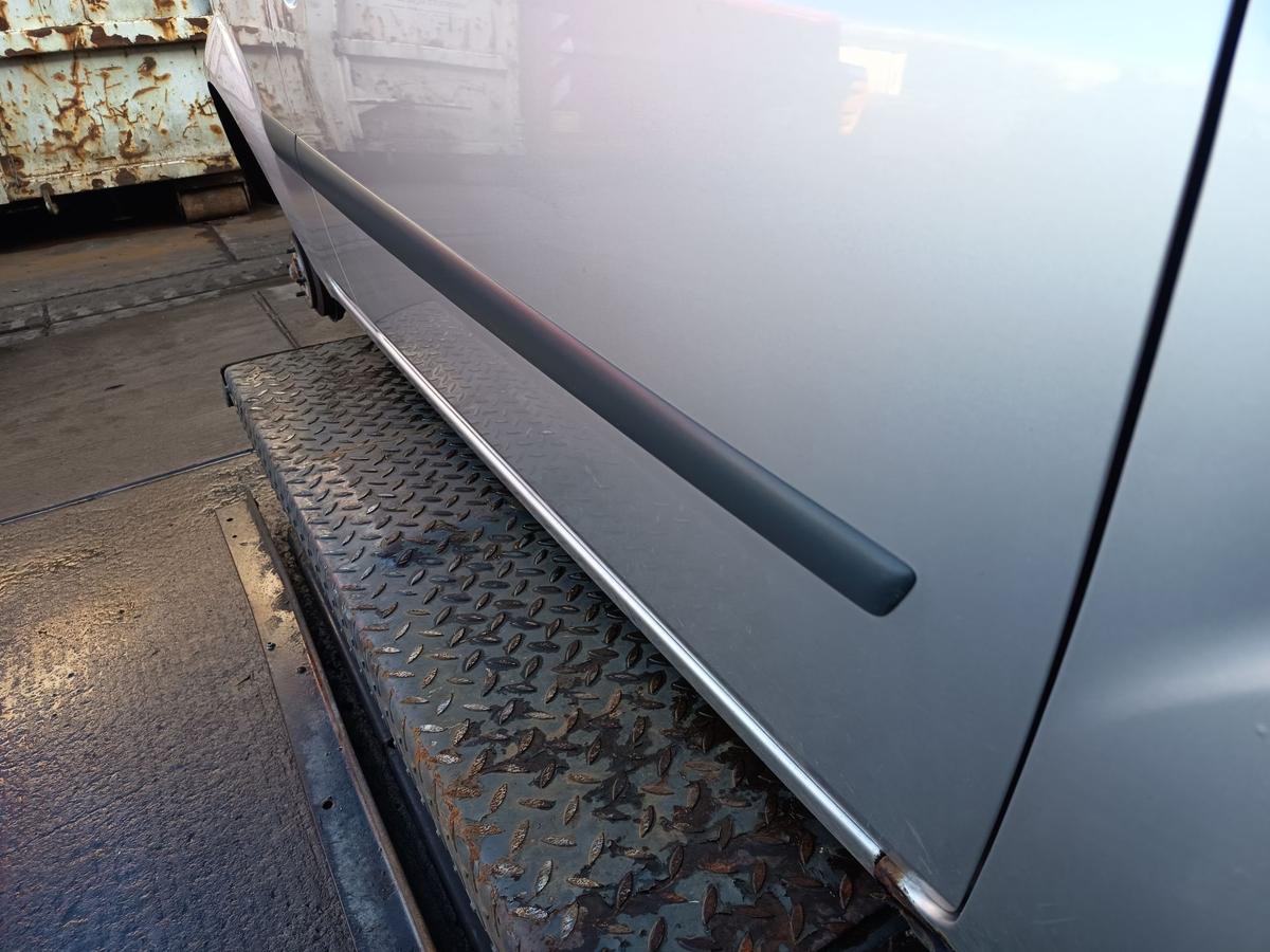 Ford Fiesta VI 3t&uuml;rer original T&uuml;r rechts Beifahrer Polarsilber Bj 2006