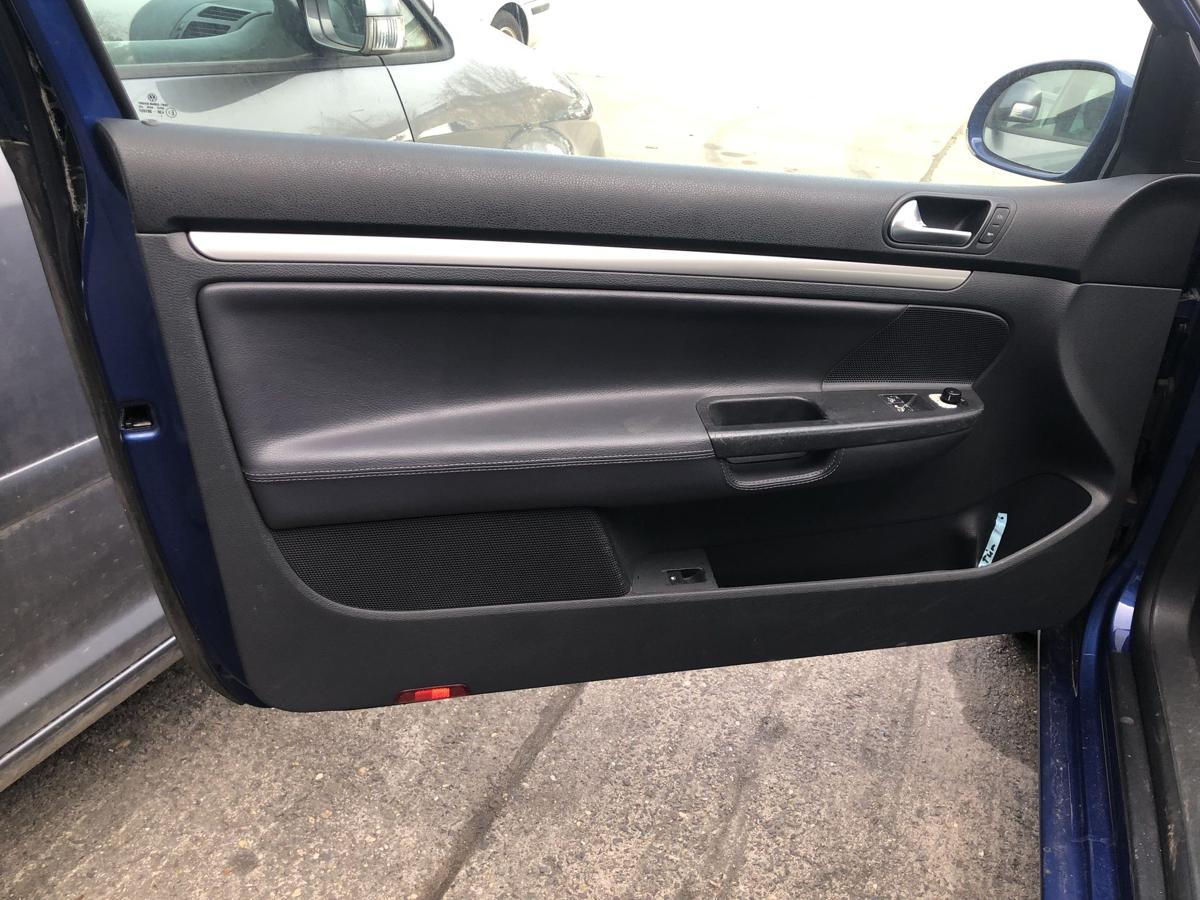 VW Golf 5 V 1K T&uuml;rverkleidung vorn links T&uuml;rpappe 3 t&uuml;rer Leder Innenverkleidung