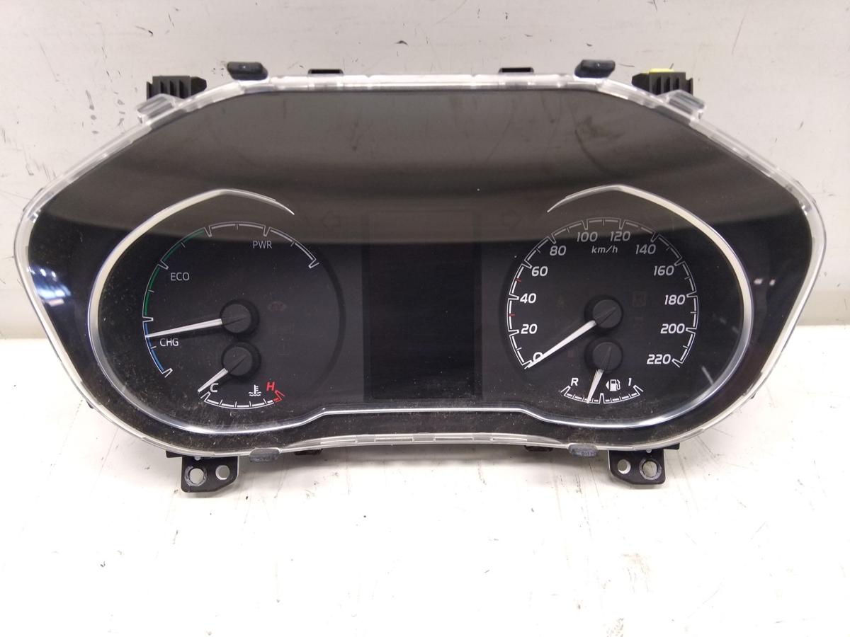 Toyota Yaris 3 Hybrid XP13 Phase 3 original Tacho Kombiinstrument Armatur Bj2020