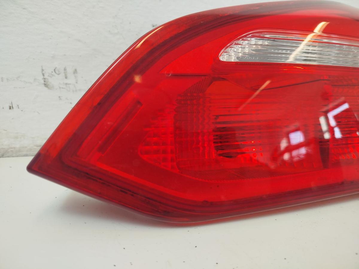 Ford Focus DYB CEW Turnier R&uuml;ckleuchte R&uuml;cklicht innen rechts Heckklappe ab14