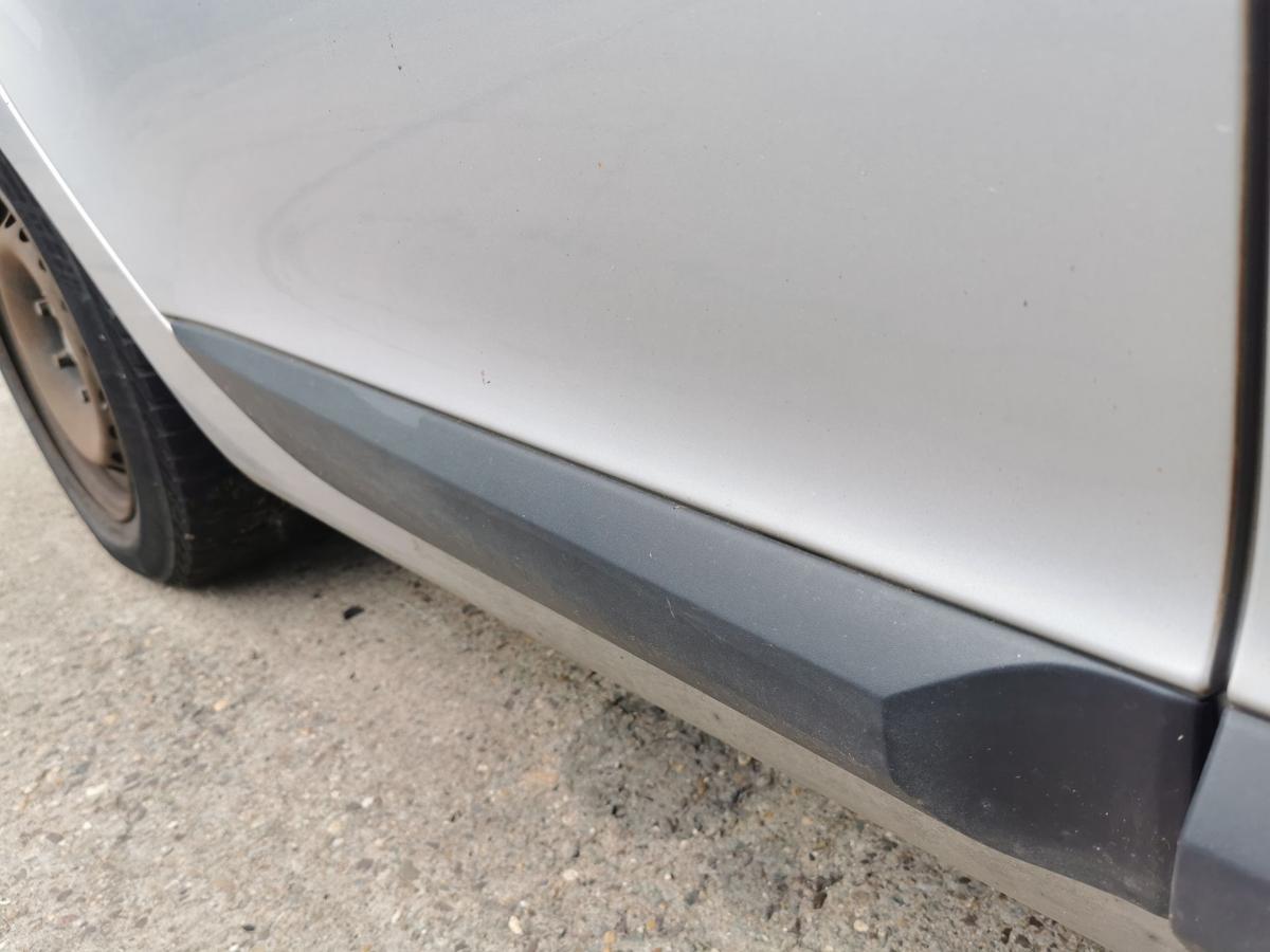 Renault Megane III Z Kombi Tür Autotür Fondtür Rohbau hinten rechts TED69 GREY
