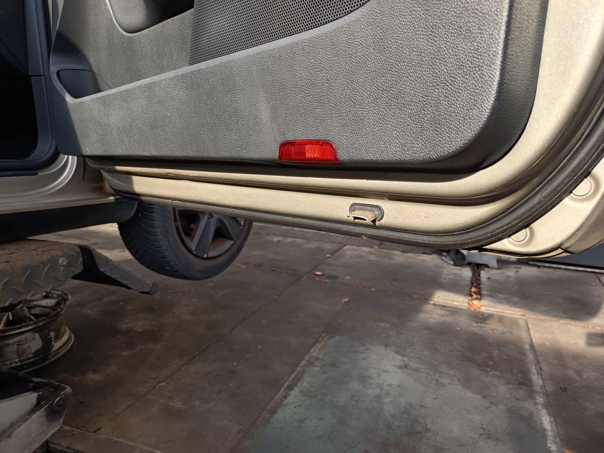 Golf V 3t&uuml;rer original T&uuml;r rechts Beifahrer D1W Wheatbeige Bj 2004