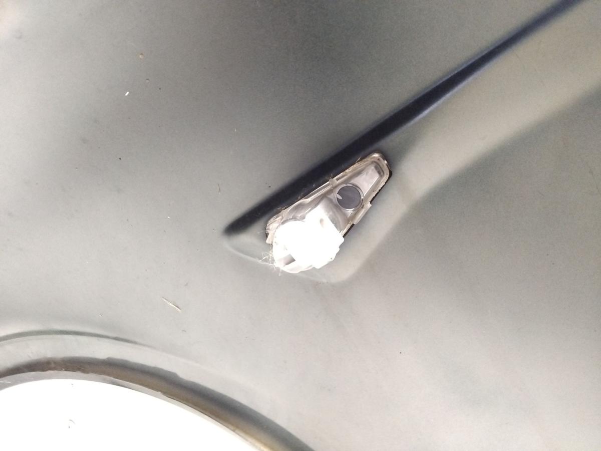 Tesla Model S original Kotfl&uuml;gel vorn rechts PMMB pacificblue BJ2014