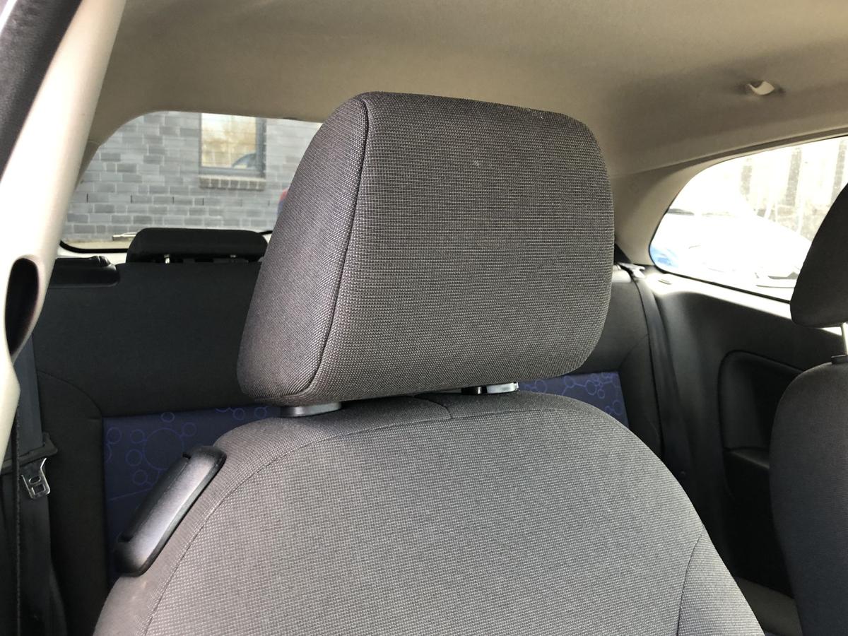 Ford Fiesta JD JH MK6 Sitz vorn rechts Beifahrersitz 3 t&uuml;rer Stoffsitz Autositz