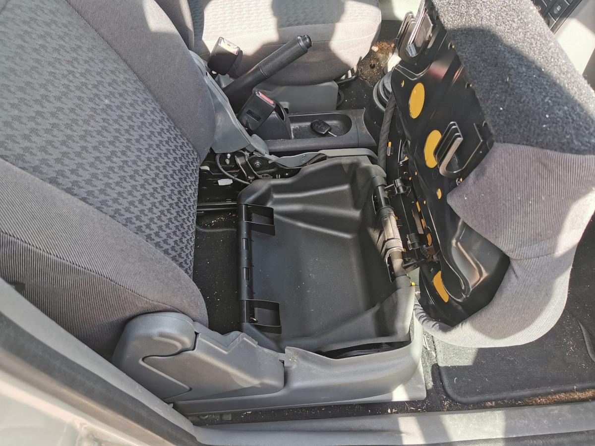 Ford Fusion JU2 Sitz Autositz Beifahrersitz vorn rechts Stoff klappbar Staufach