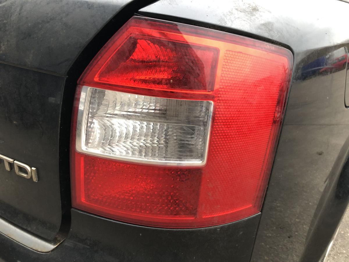 Audi A4 8E B6 Avant R&uuml;ckleuchte rechts R&uuml;cklicht Heckleuchte Kombi Schlusslicht