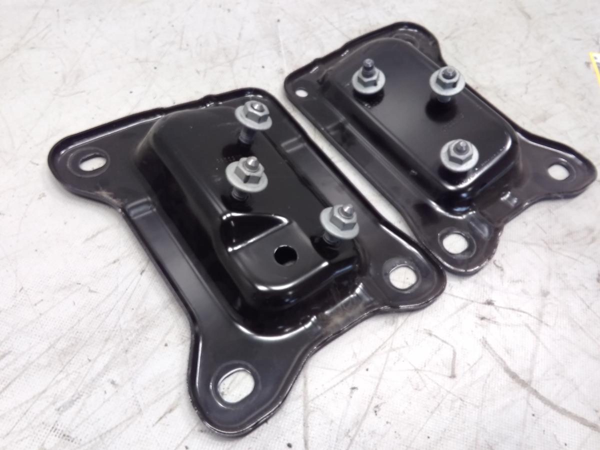 Tesla Model Y original Satz Halter Alutr&auml;ger Sto&szlig;f&auml;nger hinten Bj.2022