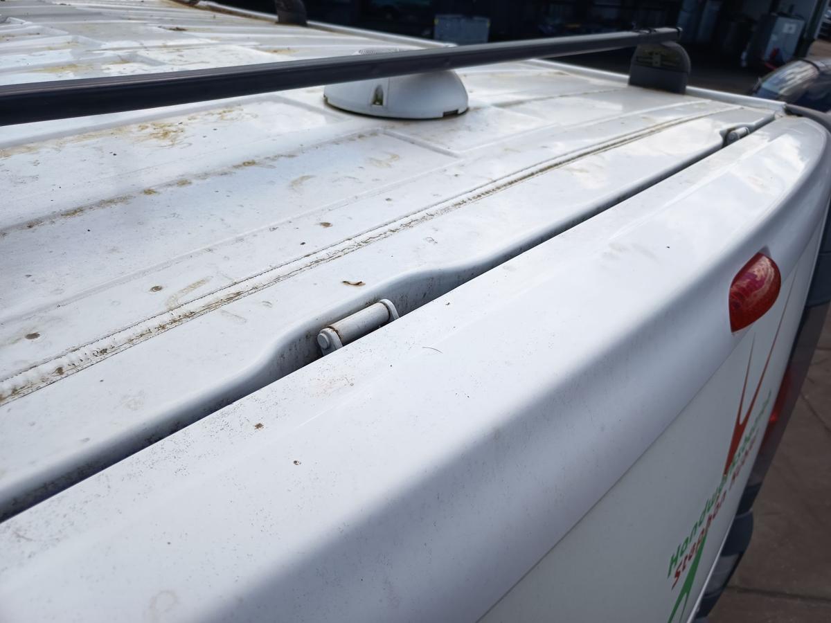 Opel Vivaro A original Heckklappe ohne Scheibe L474 Casablancawei&szlig; Bj 2005