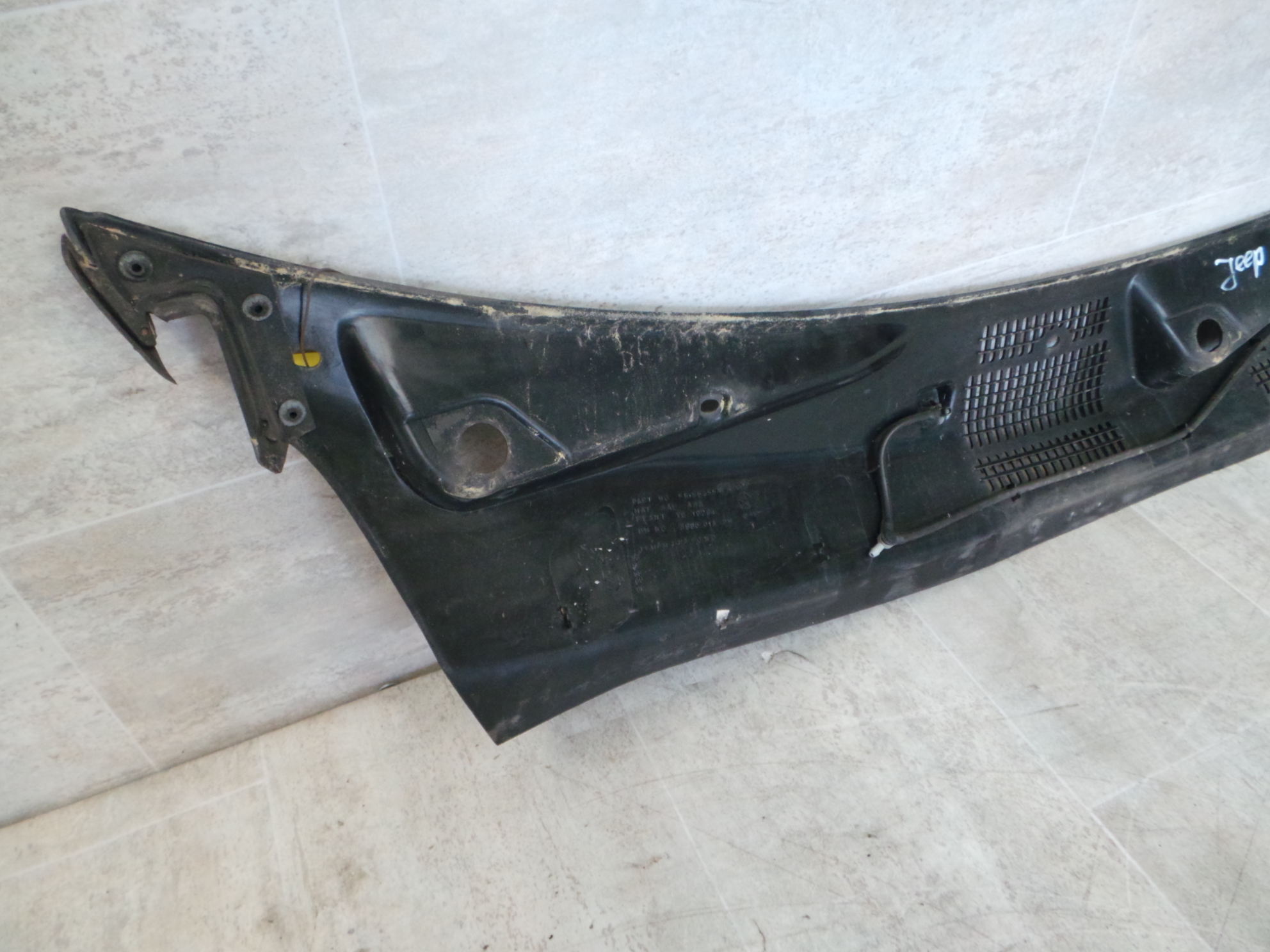 Jeep Grand Cherokee Bj.99-04 Windlauf 55155355AB Abdeckung Wasserkasten