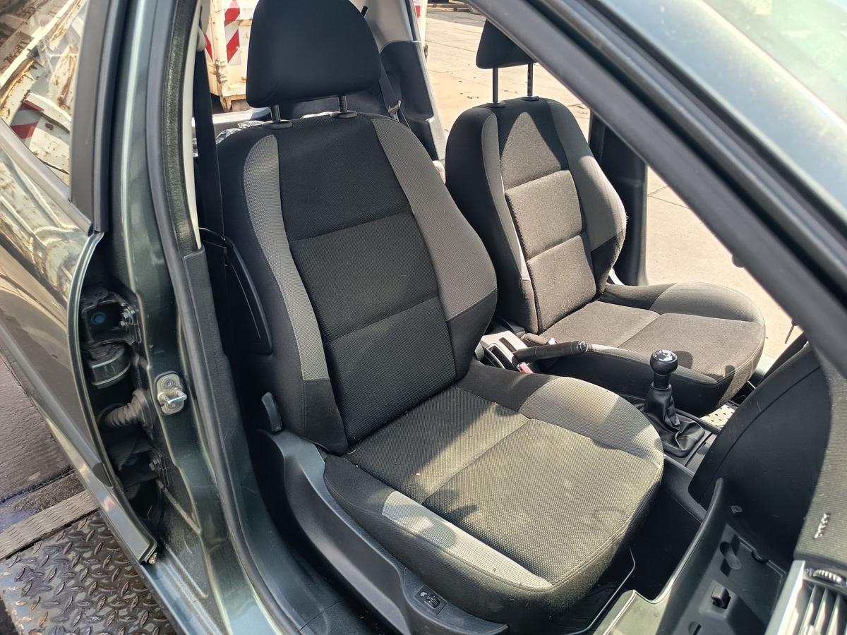 Peugeot 207 original Sitz vorn rechts Beifahrer Stoff 5t&uuml;rer grau/schwarz Bj2009