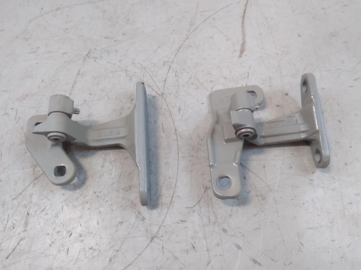Mercedes Benz Sprinter 907 910 original T&uuml;rscharniersatz vorn rechts Bj.2020