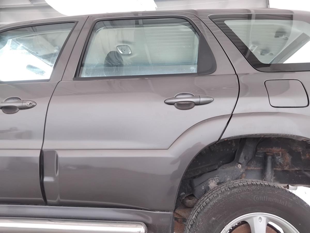 Mazda Tribute EP2 original T&uuml;r hinten links graumetallic Anrostung BJ2006