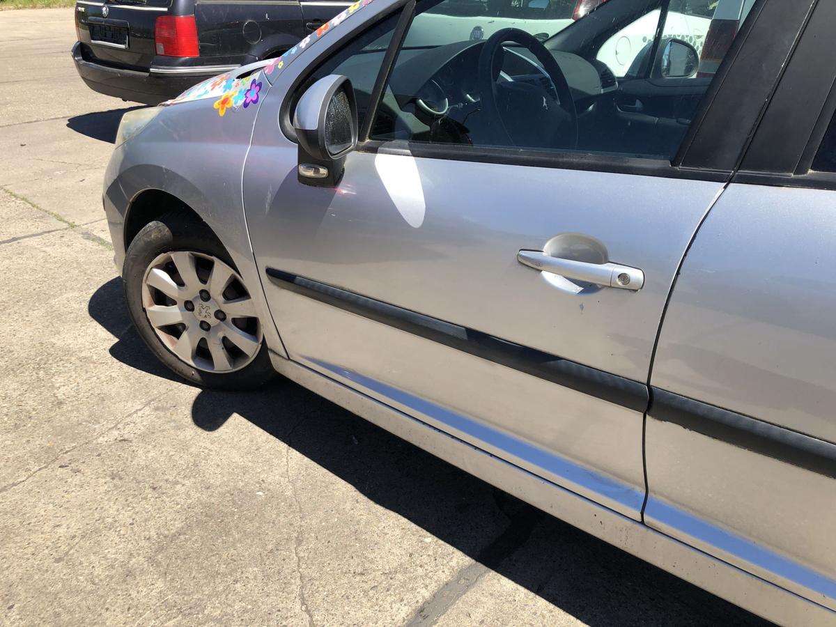 Peugeot 207 WA WC T&uuml;r vorn links Fahrert&uuml;r nur 5 t&uuml;rer Rohbau EZR Aluminiumgrau