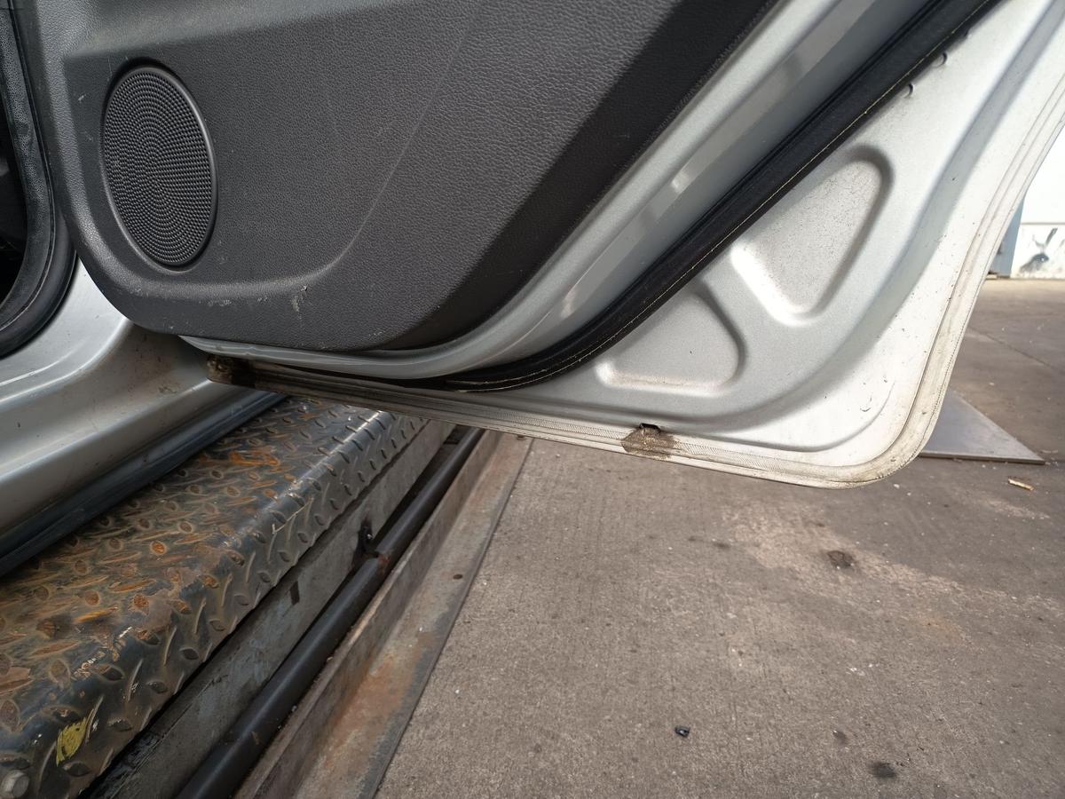 Ford C-Max original T&uuml;r hinten rechts Polarsilber Baujahr 2007