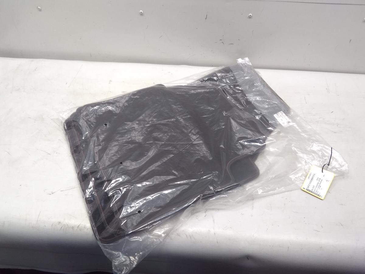 Skoda Enyaq iV 80X original Satz Fussmatten neuwertig