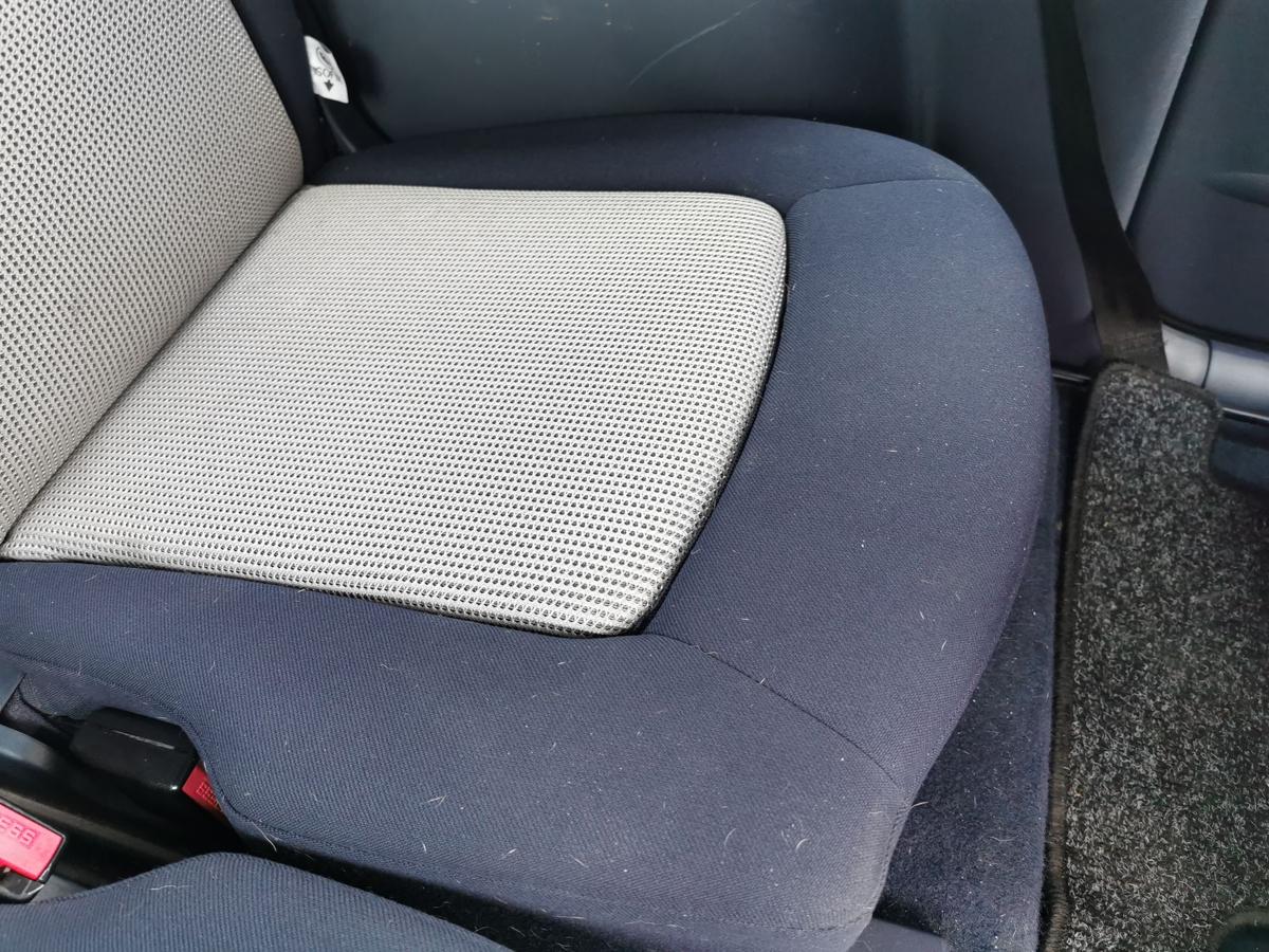 Peugeot 1007 K Einzelsitz Sitz Rücksitz hinten links mit Kopfstütze Stoff