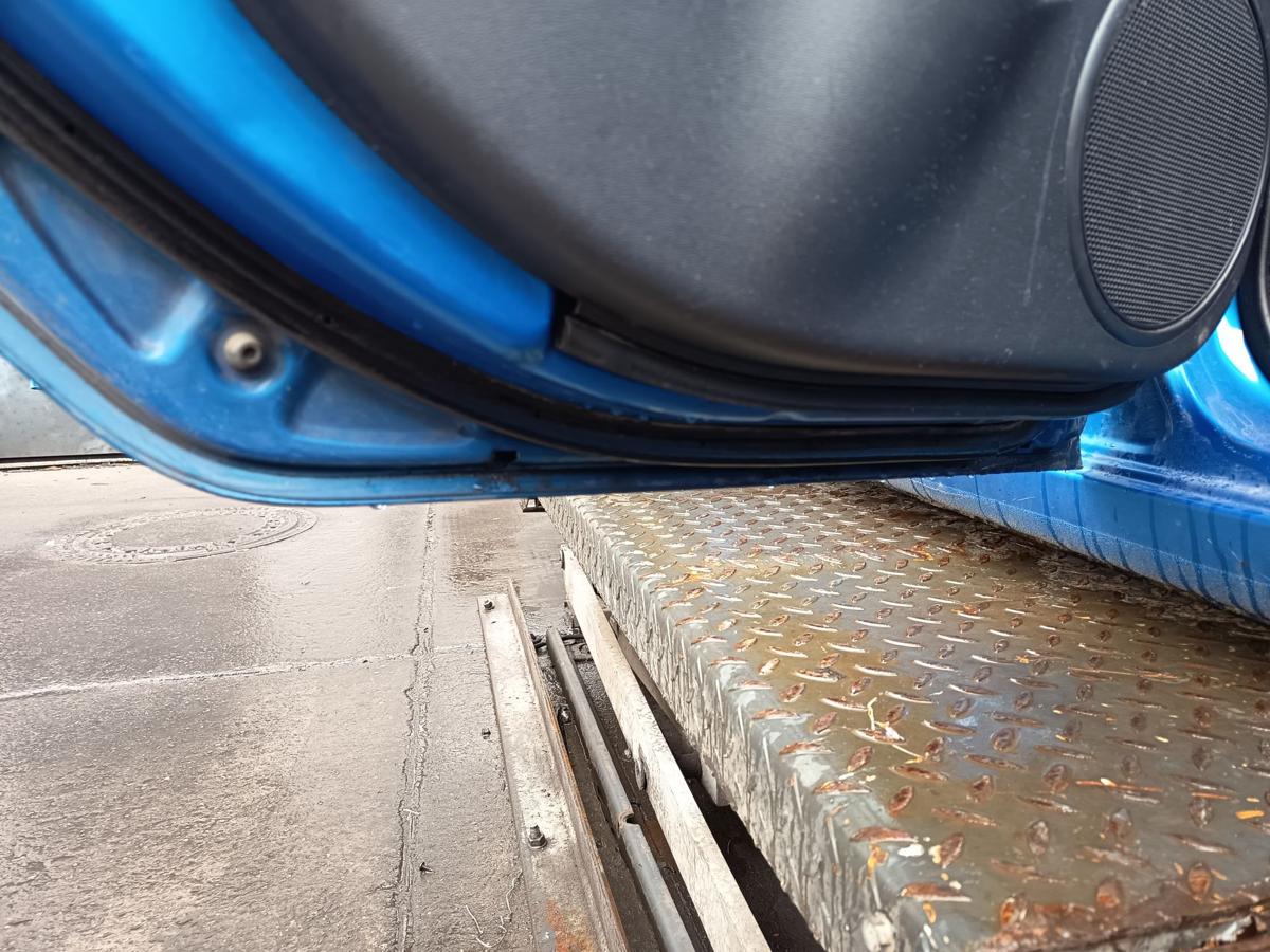 Hyundai i30cw FD original T&uuml;r hinten links Fond BV Vivid blue Bj 2010