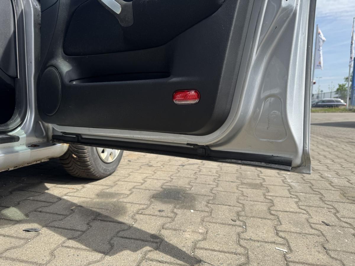 VW Bora original T&uuml;r vorn rechts LA7W Reflexsilber Rohbau Bj.2002