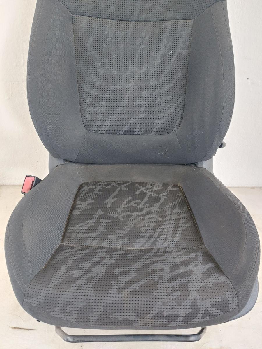 Peugeot 3008 I Typ 0U Sitz vorn links Fahrersitz mit Heizung Stoff Autositz