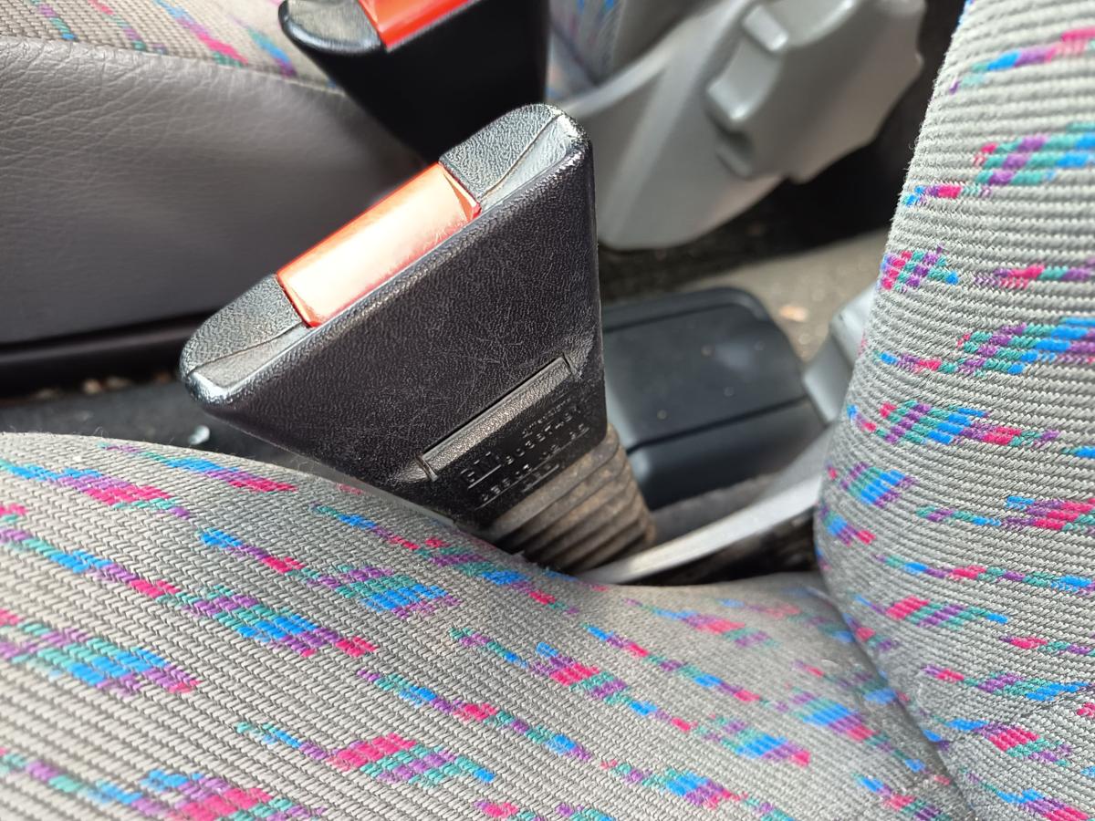 Opel Corsa B S93 Bj 1996 orig Gurtschloss/Gurtpeitsche vorn links Fahrer 3TRG