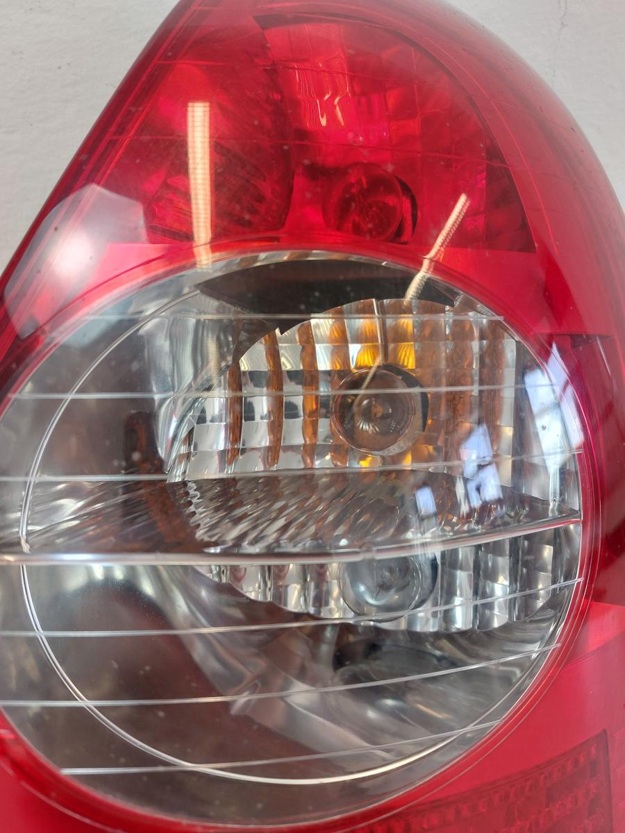 Renault Clio II 2 R&uuml;ckleuchte rechts R&uuml;cklicht inklusive Lampentr&auml;ger ab 2001