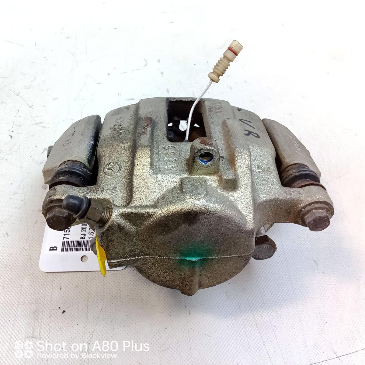 Mercedes A-Klasse W168 original Bremssattel Vorderachse rechts mit Tr&auml;ger Bj2000