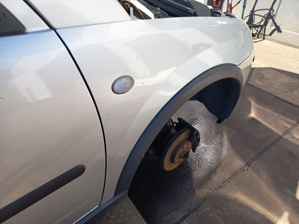 Opel Corsa C original Kotfl&uuml;gel rechts Seitenteil Z157 Starsilber Bj 2005