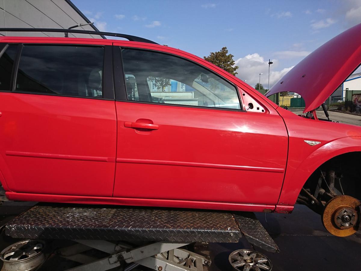 Ford Mondeo III Turnier orig Tür vorn rechts Beifahrertür Coloradorot Bj 2006