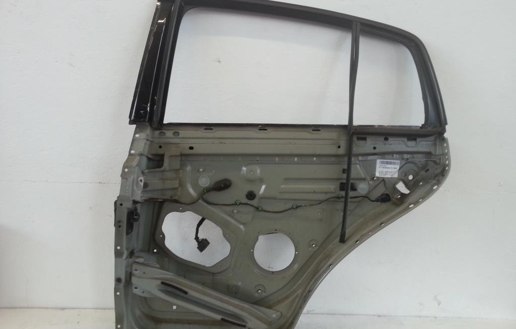 VW Golf Plus 5M Bj.07 T&uuml;r hinten links Rahmen Rohbau Rohteil schwarz LC9Z