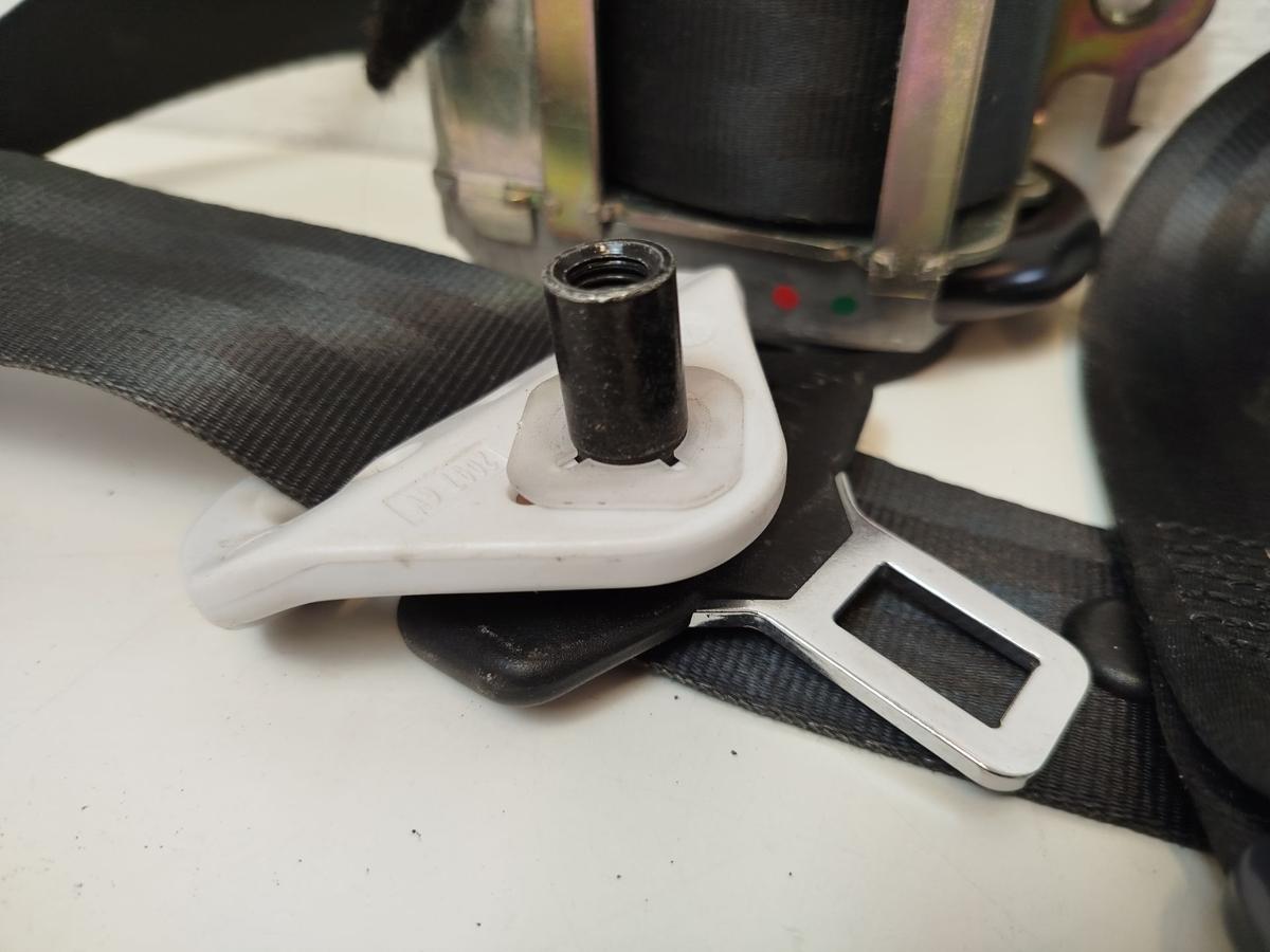 Peugeot 2008 I CU Sicherheitsgurt Gurt Anschnallgurt Fahrerseite Gurtstraffer