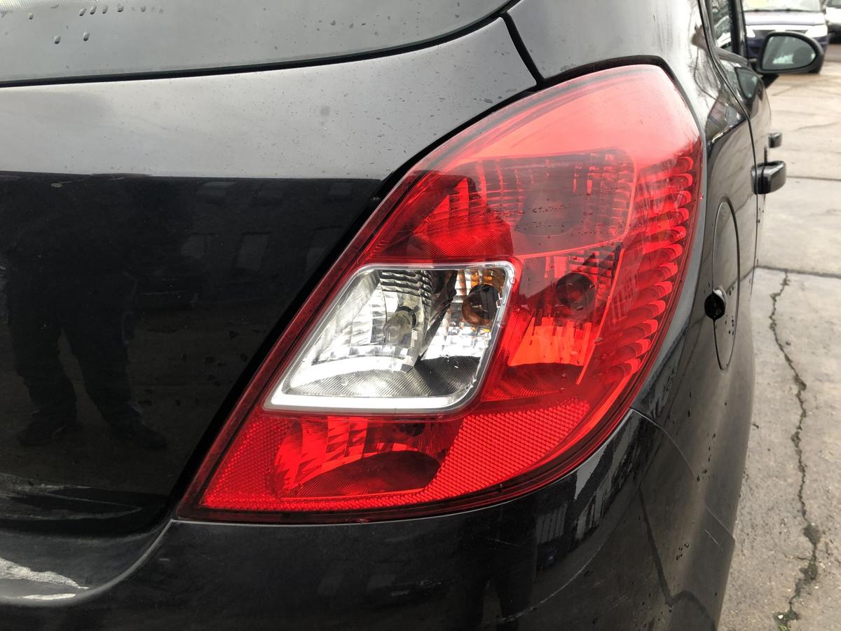 Opel Corsa D R&uuml;ckleuchte rechts Heckleuchte R&uuml;cklicht 5t&uuml;rer 2006-2014