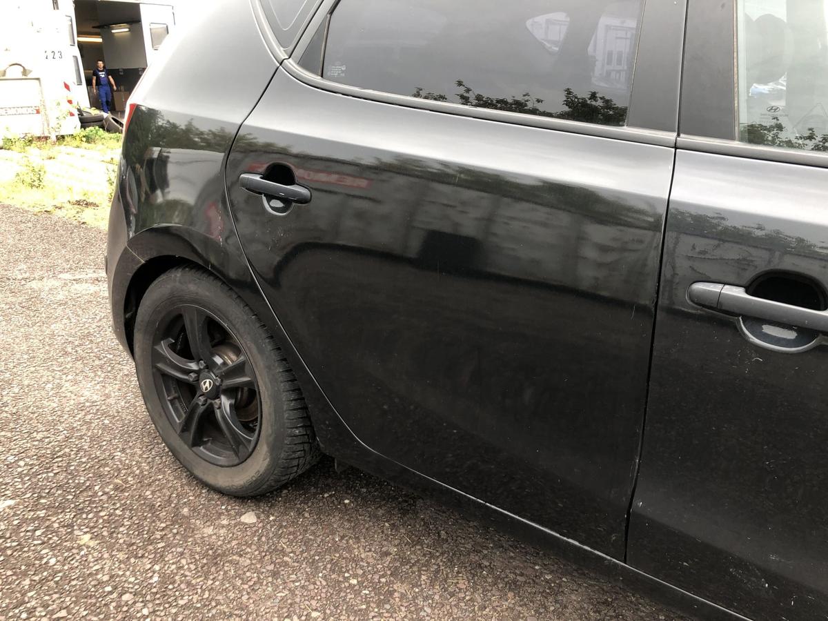 Hyundai i30 FD Tür hinten rechts Fondtür im Rohbau vom 5trg 9F Stone Black Perl