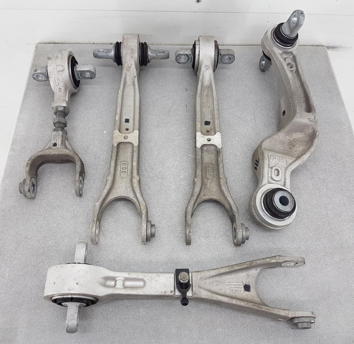 Tesla Model X Querlenkersatz hinten links Satz Querlenker Bj2022 1420452-00-E